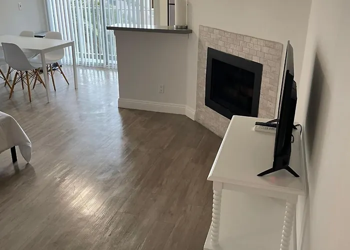 Hollywood Spectacular Loft Free Designated Parking